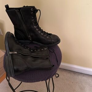 BCBg boots lace up zip